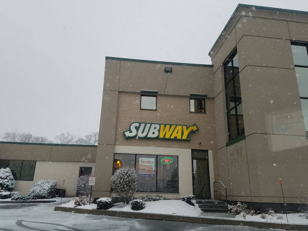 Subway | restaurant | 342 Cummings Park Dr, Woburn, MA 01801, USA | 7812810395 OR +1 781-281-0395