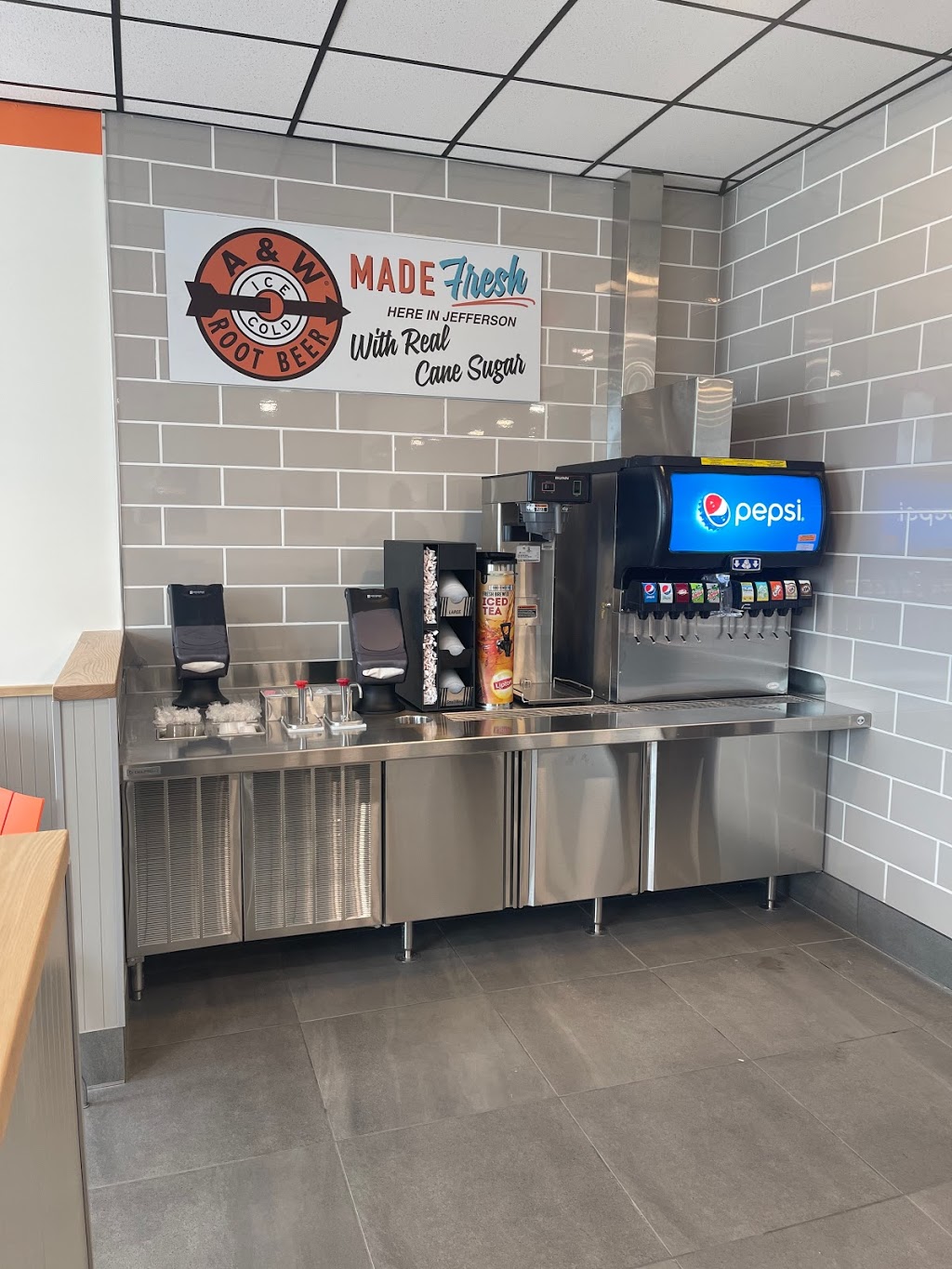 A&W Restaurant | restaurant | 1415 W Junction Rd, Jefferson, WI 53549, USA | 9206052002 OR +1 920-605-2002