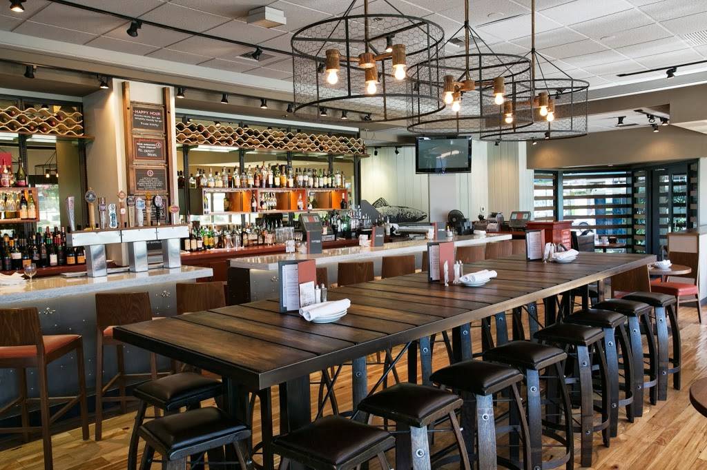 Cutters Crabhouse | restaurant | 2001 Western Ave, Seattle, WA 98121, USA | 2064484884 OR +1 206-448-4884