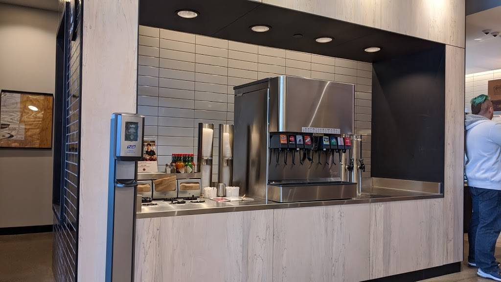 Chipotle Mexican Grill | restaurant | 7903 Crossings Of, Beckett Meadows Dr Suite 101, West Chester Township, OH 45069, USA | 5136822999 OR +1 513-682-2999