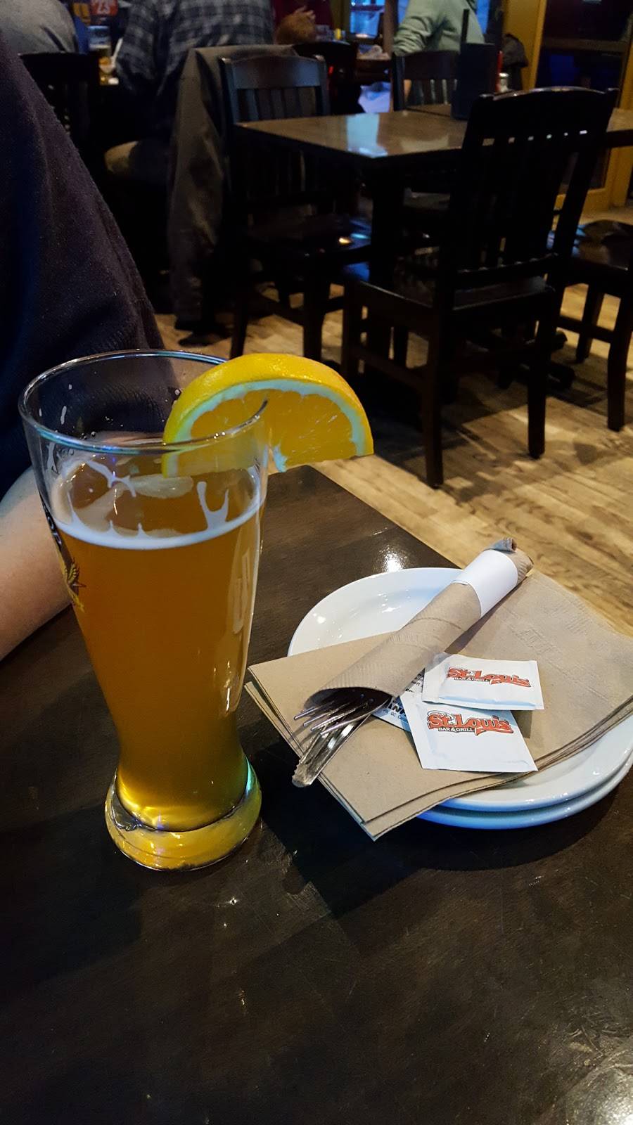 St. Louis Bar & Grill | restaurant | 408 Dunlop St W Unit 1, Barrie, ON L4N 1C2, Canada | 7057374989 OR +1 705-737-4989