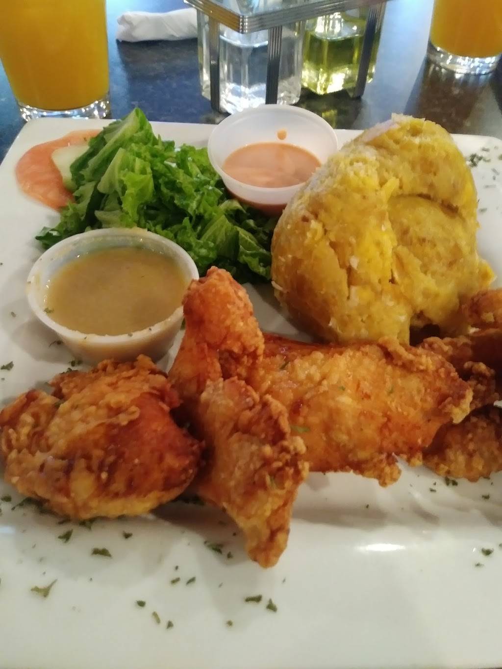 Lo Sano Restaurant & Bar | night club | 678 Maple Ave, Hartford, CT 06114, USA | 8604617966 OR +1 860-461-7966