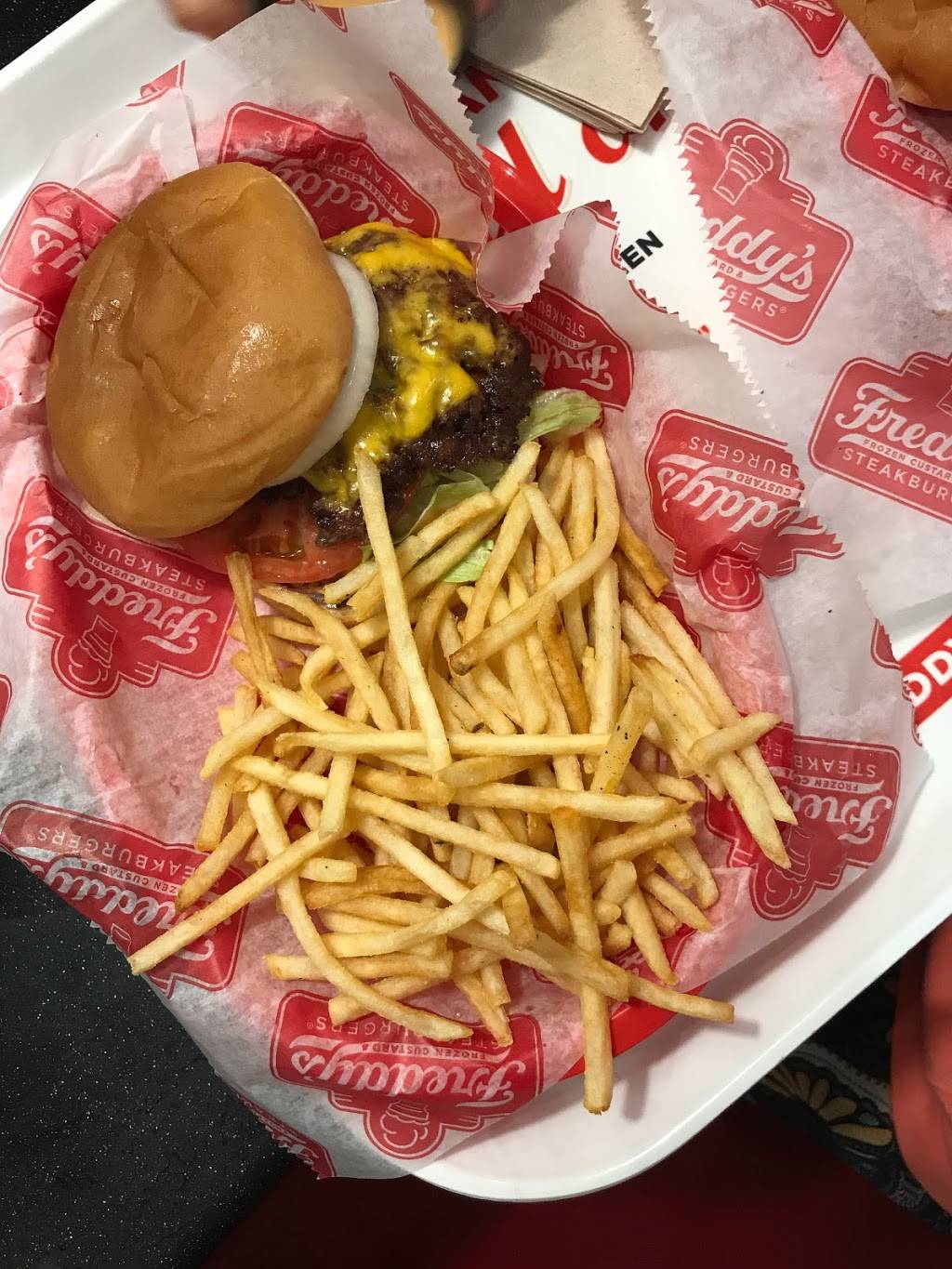 Freddys Frozen Custard & Steakburgers | restaurant | 8107 Vineland Ave, Orlando, FL 32821, USA | 4072382061 OR +1 407-238-2061