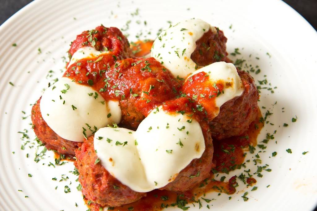 Upper Crust Pizza | restaurant | 15631 Puritas Ave, Cleveland, OH 44135, USA | 2162670500 OR +1 216-267-0500