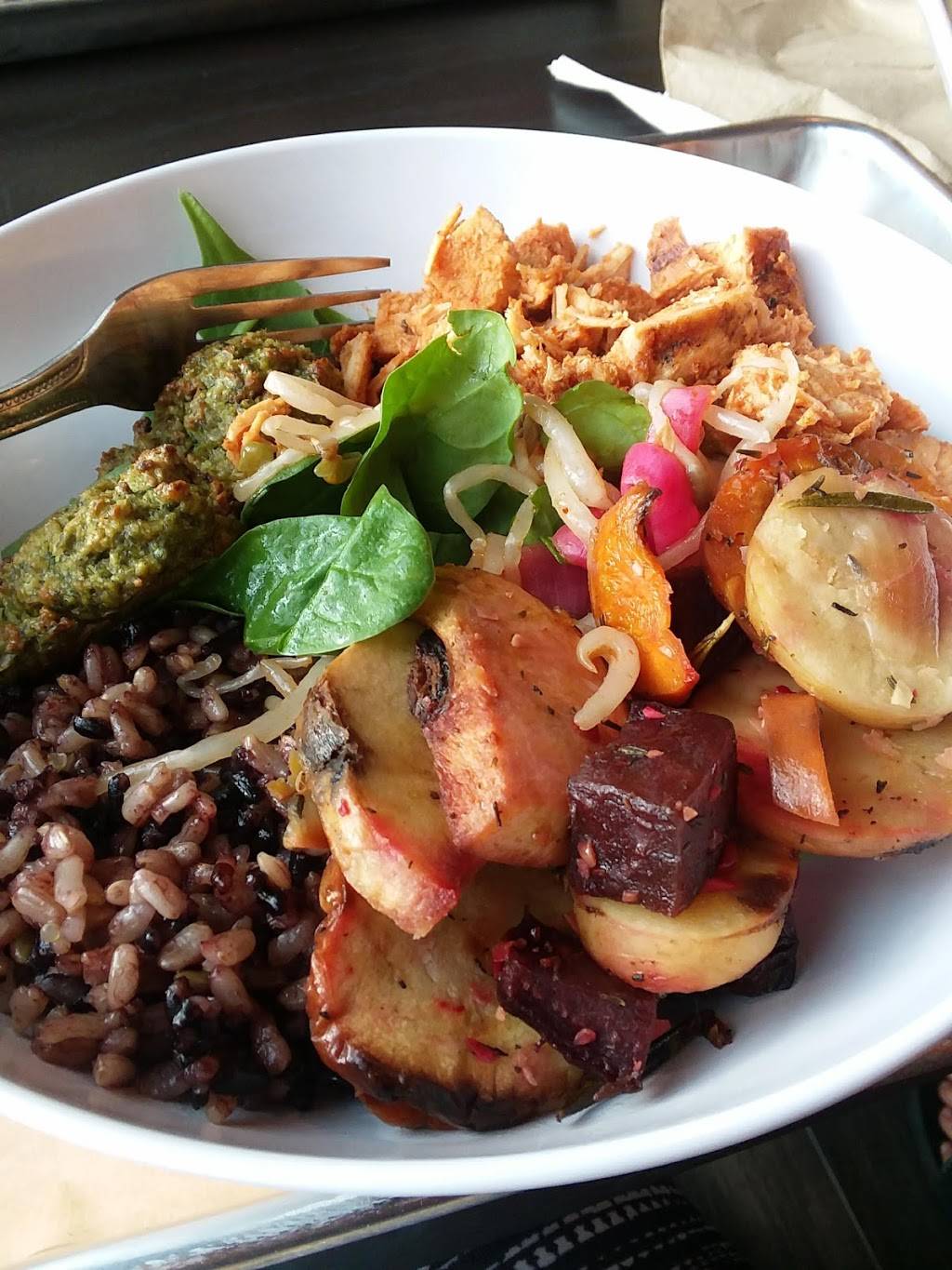 CoreLife Eatery | restaurant | 1225 Veterans Pkwy #100, Clarksville, IN 47129, USA | 8126705680 OR +1 812-670-5680