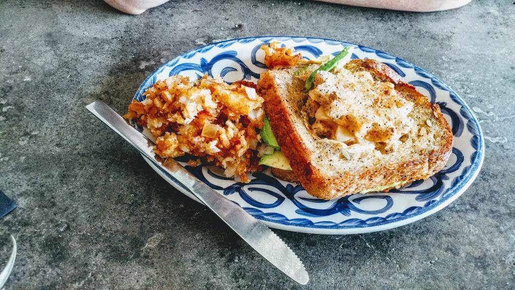 Piggys Kitchen & Bar | restaurant | 3412 W Lamar St, Houston, TX 77019, USA | 2818499606 OR +1 281-849-9606