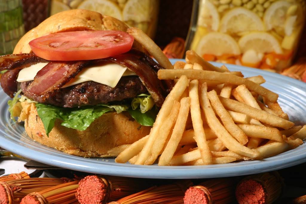 Classic Eats | restaurant | 918 SW 152nd St, Burien, WA 98166, USA | 2062416275 OR +1 206-241-6275