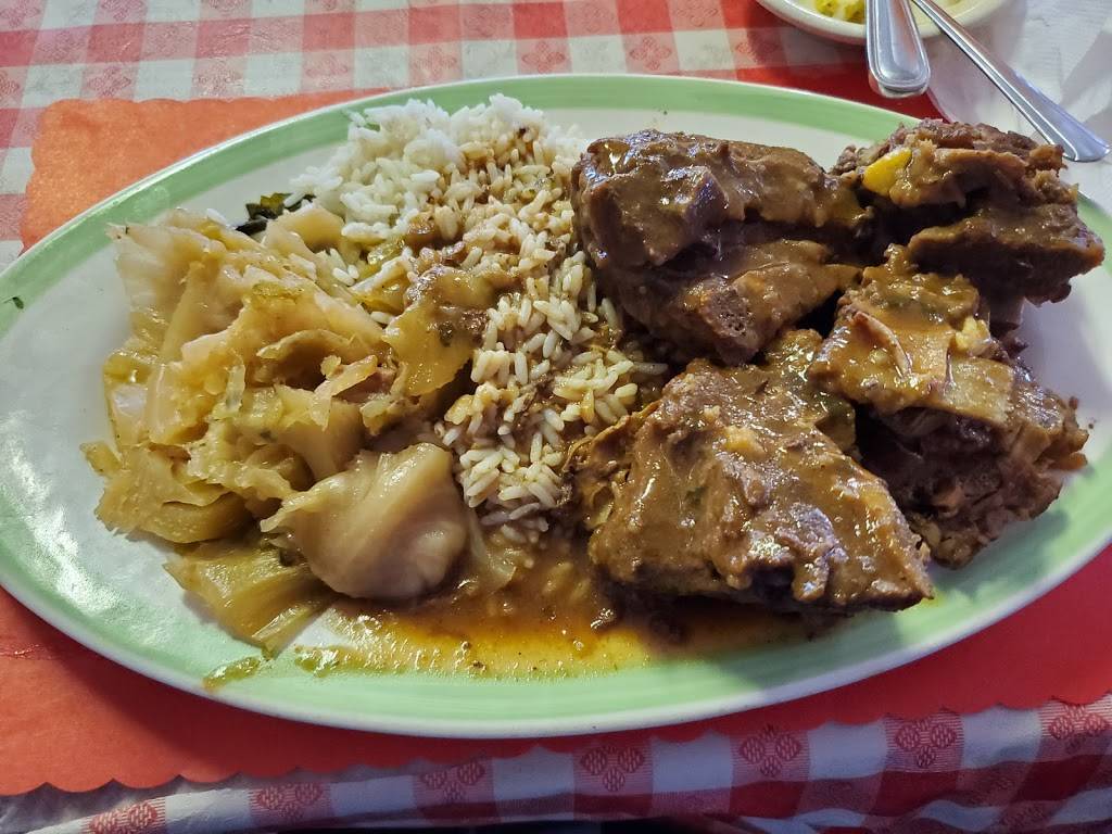 Two Sistas N Da East | restaurant | 9901 Chef Menteur Hwy, New Orleans, LA 70127, USA | 5042420469 OR +1 504-242-0469