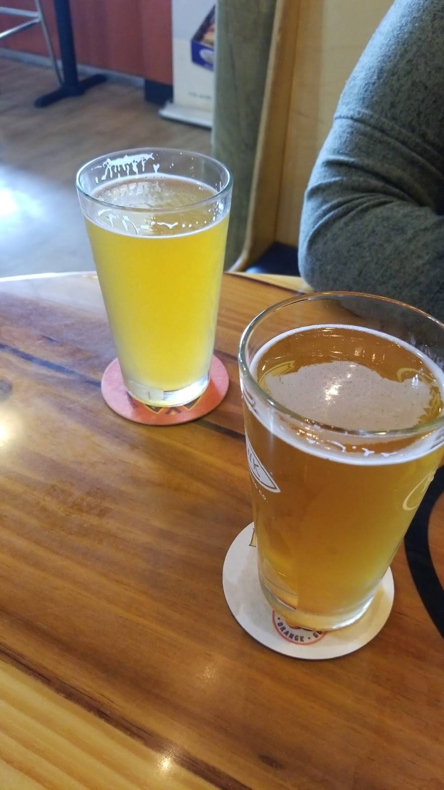 Beach Hut Deli | restaurant | Glenbrook Shopping Center, 522 Sutton Way, Grass Valley, CA 95945, USA | 5304775151 OR +1 530-477-5151