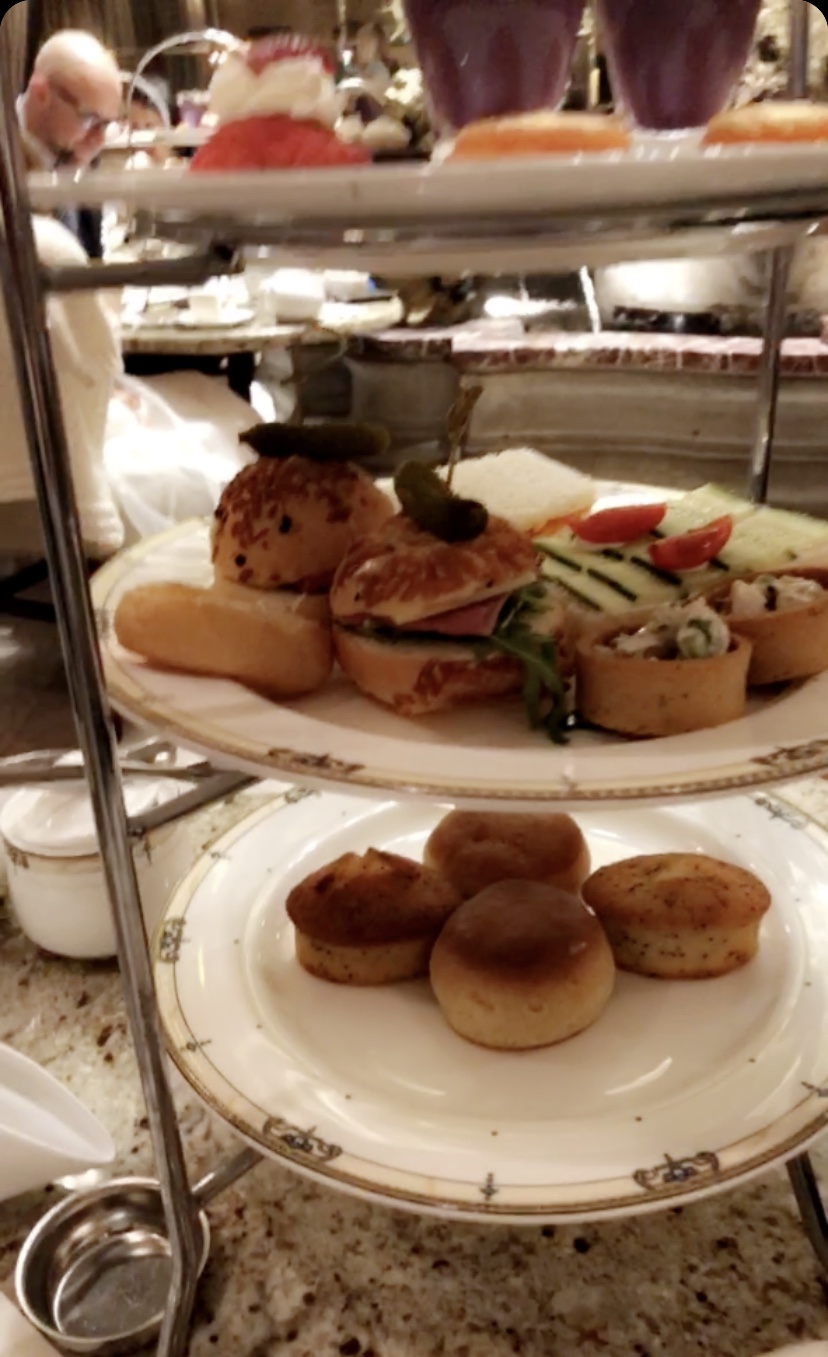 Palm Court | restaurant | 140 E Walton Pl, Chicago, IL 60611, USA | 3129324619 OR +1 312-932-4619