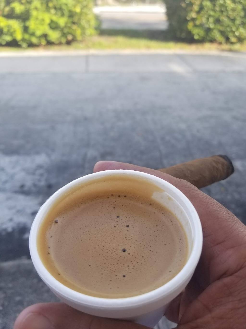 La Esquinita Habanera Restaurant | restaurant | 200 SW 107th Ave, Miami, FL 33174, USA | 3055596117 OR +1 305-559-6117