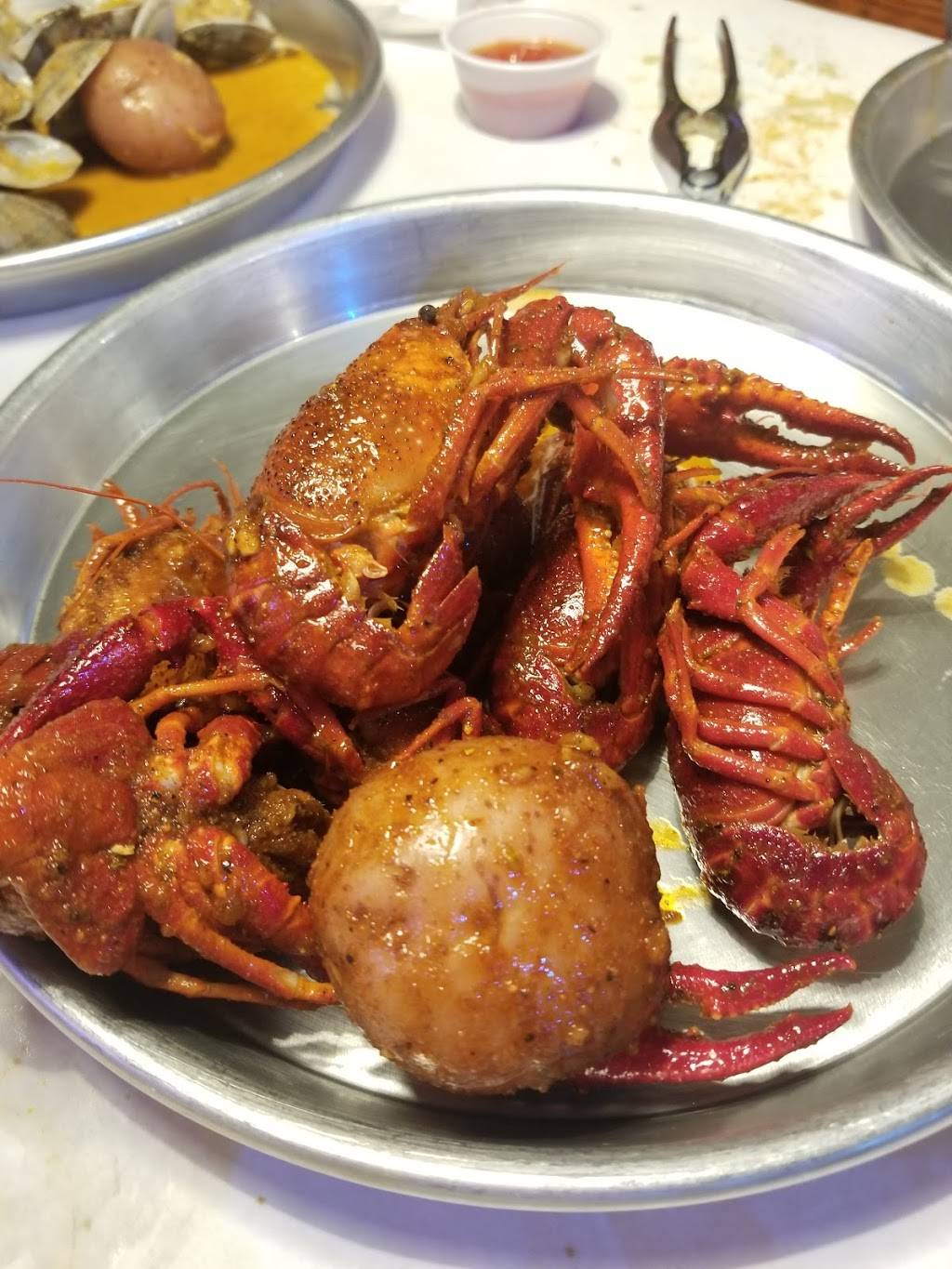 Crafty Crab | restaurant | 4402 N University Dr, Lauderhill, FL 33351, USA | 9545304995 OR +1 954-530-4995