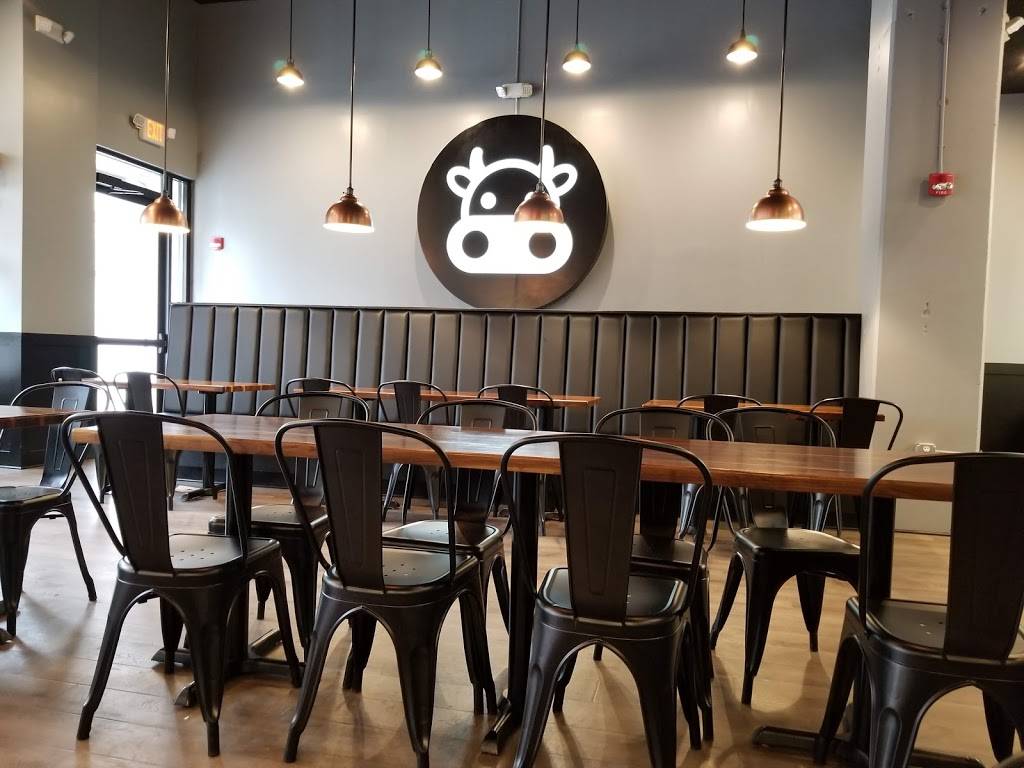 Basic Burger | restaurant | 1101 S Joyce St, Arlington, VA 22202, USA | 7032489333 OR +1 703-248-9333