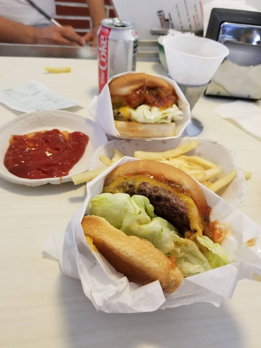 The Apple Pan | restaurant | 10801 Pico Blvd, Los Angeles, CA 90064, USA | 3104753585 OR +1 310-475-3585