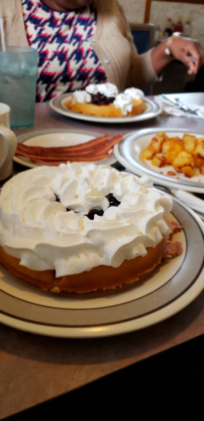 Billys Cafe | restaurant | 1601 S Duncan Dr, Tavares, FL 32778, USA | 3523437433 OR +1 352-343-7433