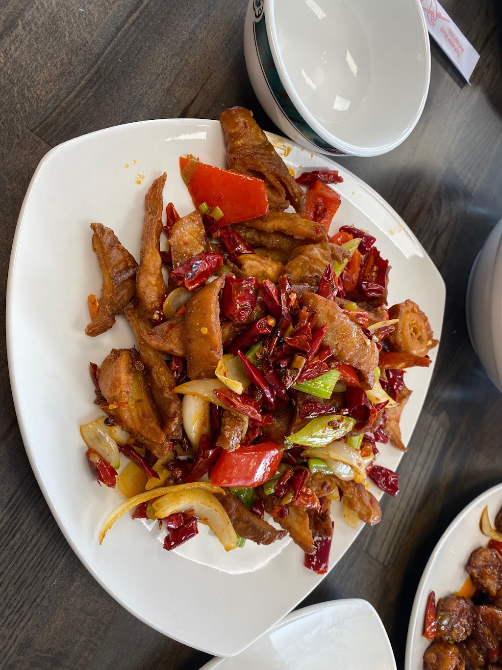 Corner 21 Chinese Cuisine | restaurant | 1369 E Sunshine St, Springfield, MO 65804, USA | 4177666630 OR +1 417-766-6630