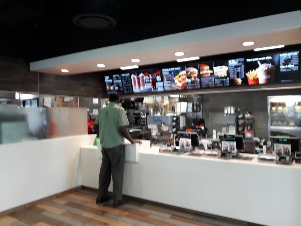 McDonalds | cafe | 12198 SW 117th Ave, Miami, FL 33186, USA | 3052324665 OR +1 305-232-4665