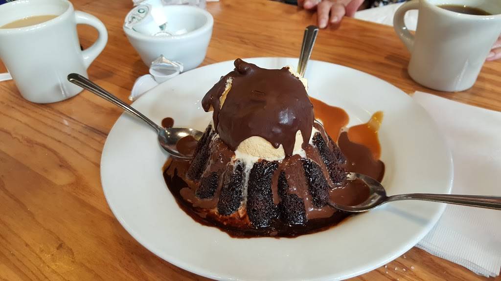 Chilis Grill & Bar | restaurant | 5150 E Broadway Blvd, Tucson, AZ 85711, USA | 5207473330 OR +1 520-747-3330