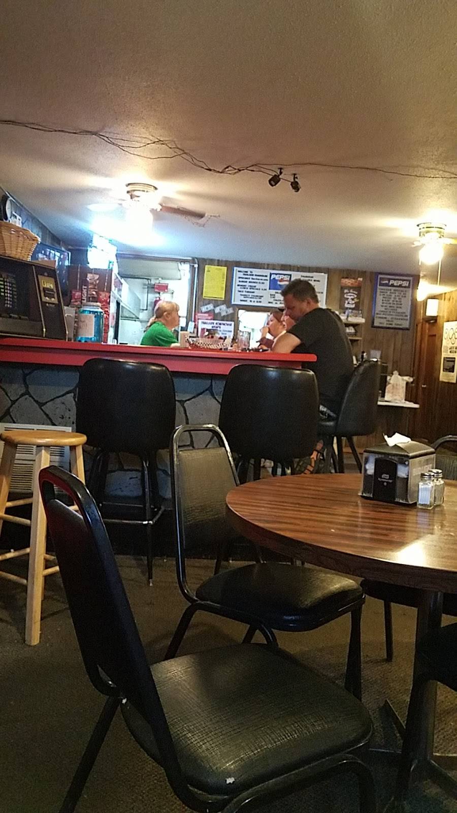 Trailside Roadhouse | restaurant | 110 370th St, Carnarvon, IA 51450, USA | 7126642706 OR +1 712-664-2706