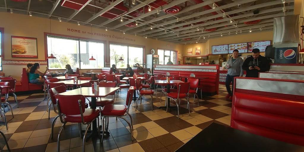 Freddys Frozen Custard & Steakburgers | restaurant | 3476 W Frye Rd, Chandler, AZ 85226, USA | 4808578815 OR +1 480-857-8815