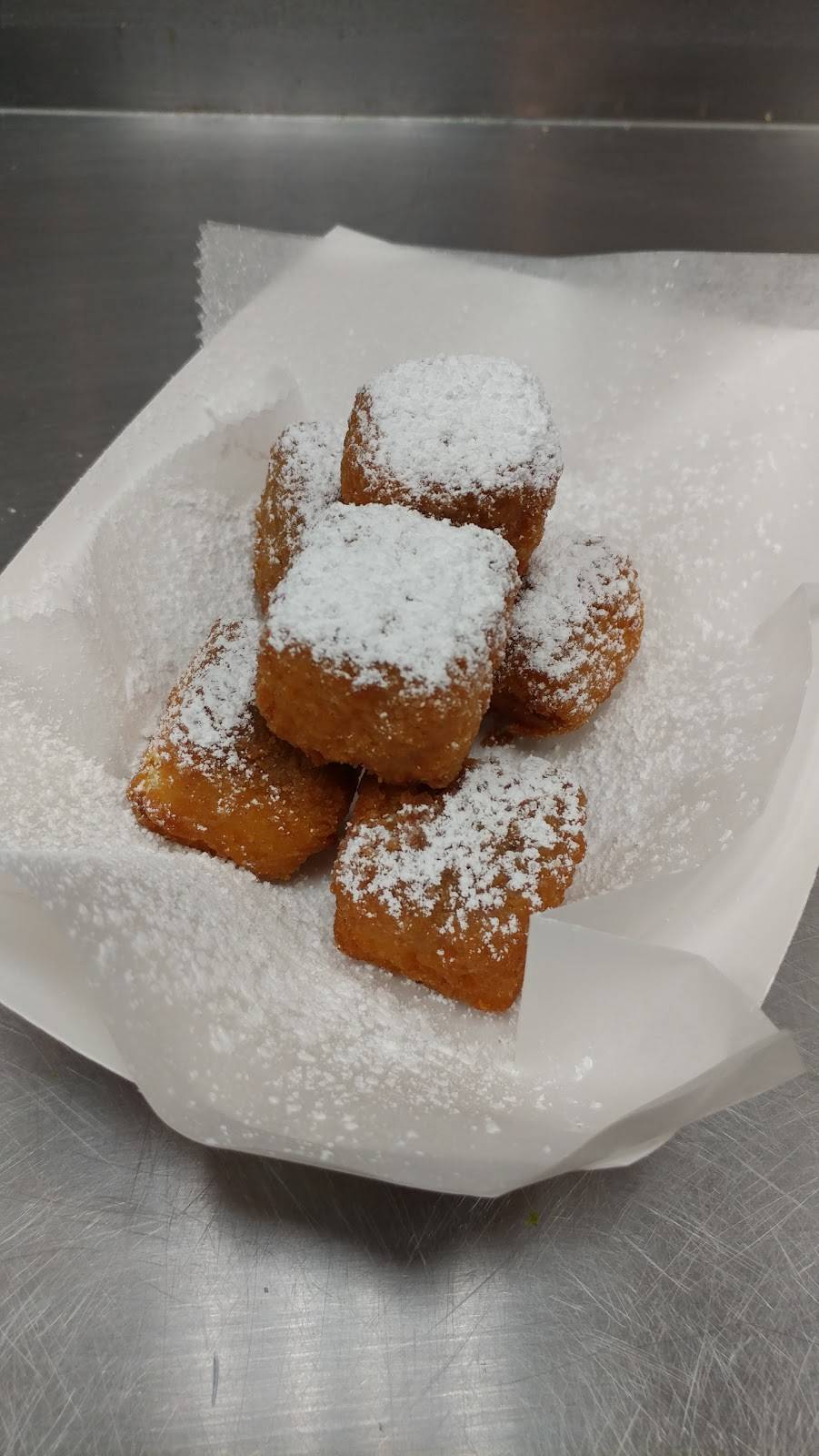 Wing World | restaurant | 876 Manor Rd, Staten Island, NY 10314, USA | 7183709464 OR +1 718-370-9464