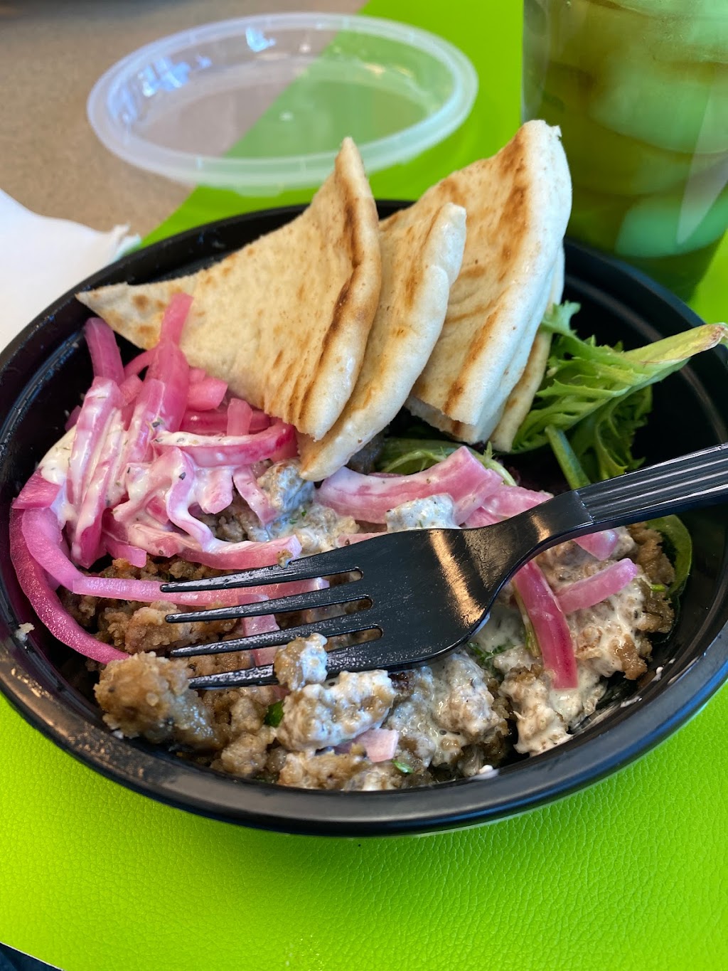 Shawarma Point | restaurant | 3517 N Spaulding Ave, Chicago, IL 60618, USA | 5125915640 OR +1 512-591-5640