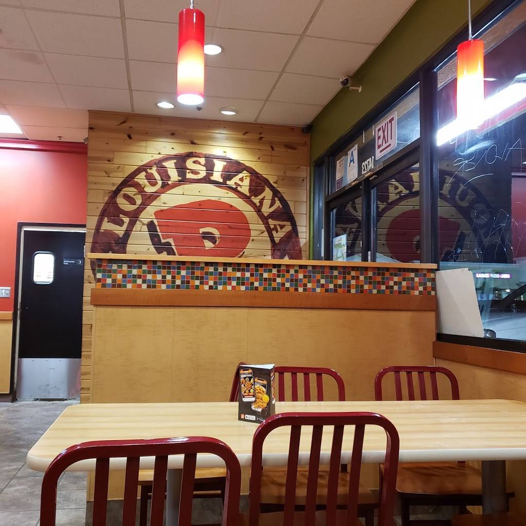 Popeyes Louisiana Kitchen | restaurant | 14723 Rinaldi St, San Fernando, CA 91340, USA | 8183614142 OR +1 818-361-4142