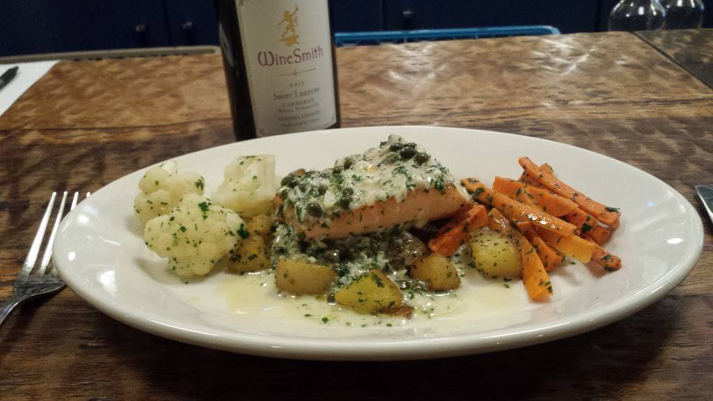 Sonoma Wine Shop / La Bodega Kitchen | restaurant | 2295 Gravenstein Hwy S, Sebastopol, CA 95472, USA | 7078271832 OR +1 707-827-1832