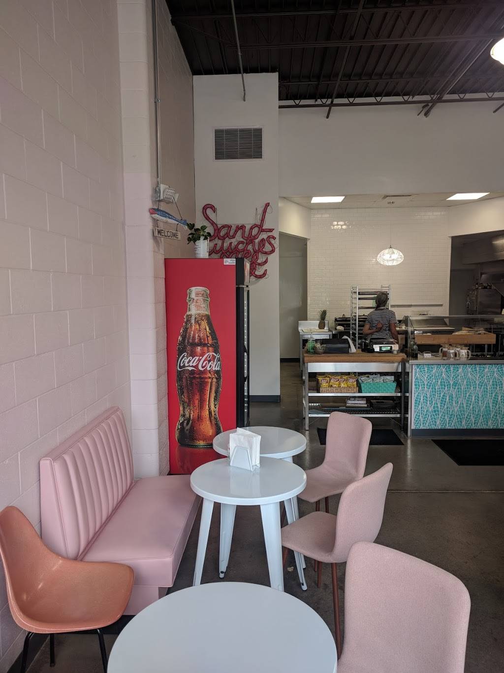 Lindis Eatery | restaurant | 256 W Main St, Fort Wayne, IN 46802, USA | 2604224343 OR +1 260-422-4343