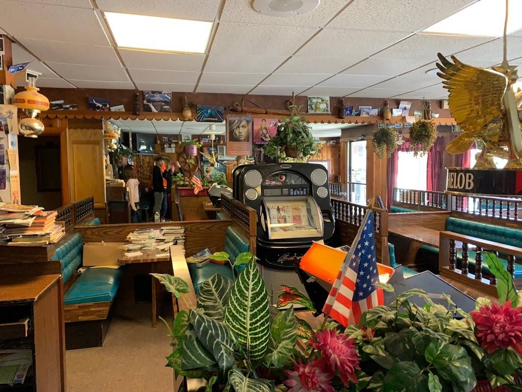 Northfield Pizza House | restaurant | 198 Main St, Northfield, MA 01360, USA | 4134985000 OR +1 413-498-5000