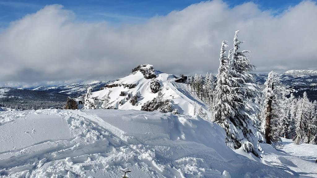 Sugar Bowl Resort | restaurant | 629 Sugar Bowl Rd, Norden, CA 95724, USA | 5304269000 OR +1 530-426-9000