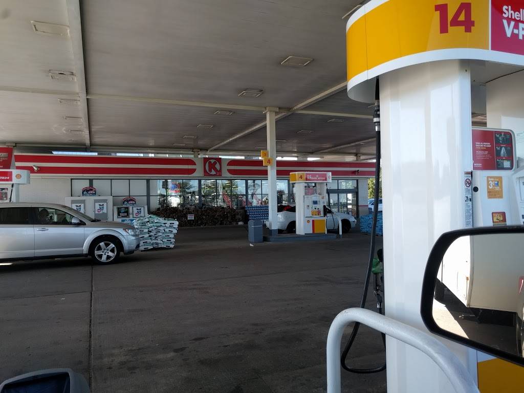 Circle K | meal takeaway | 2001 S Bridge St, Yorkville, IL 60560, USA | 6305533796 OR +1 630-553-3796