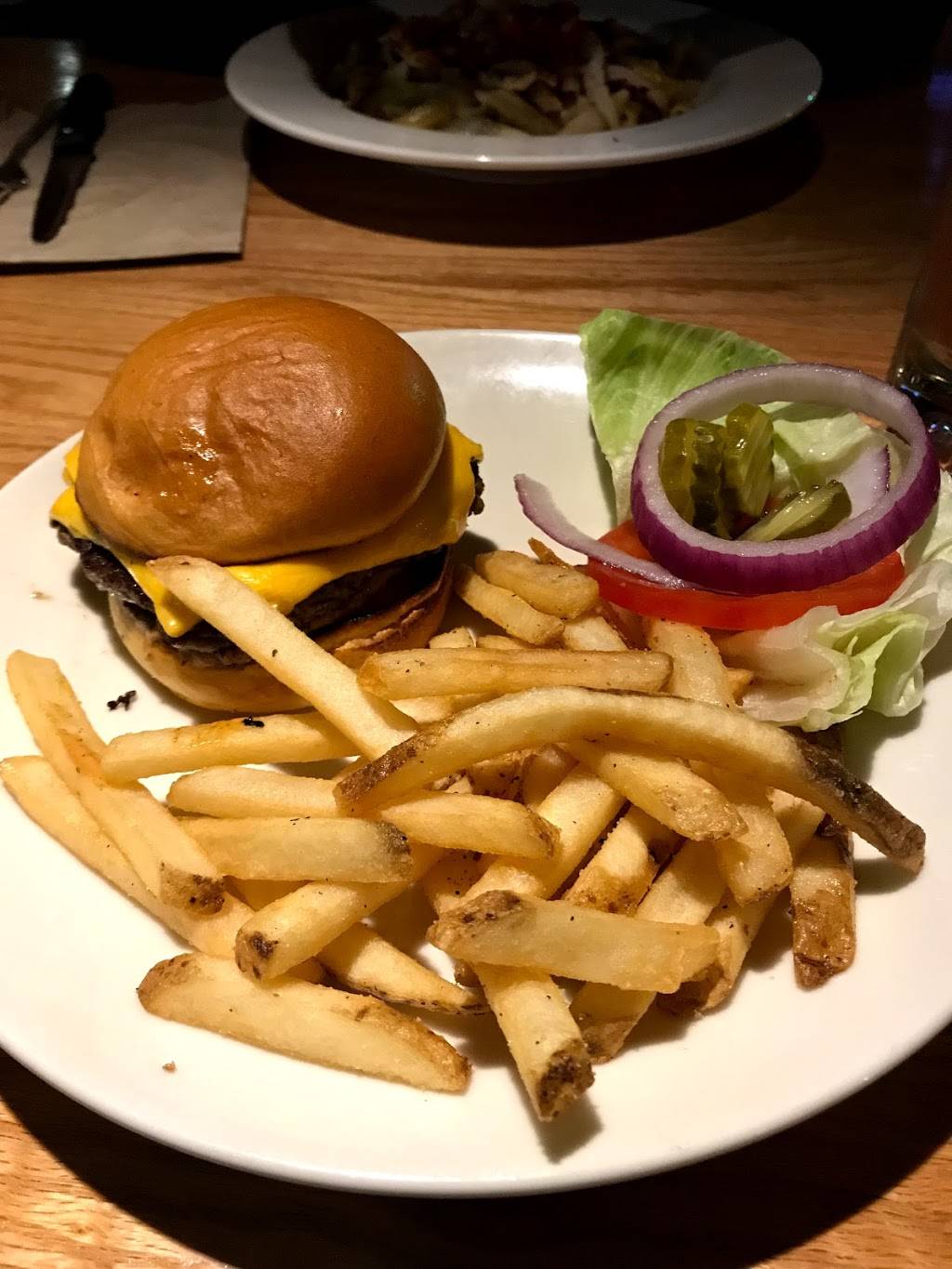 Applebees Grill + Bar | restaurant | 11013 Lakeline Mall Dr, Cedar Park, TX 78613, USA | 5122579747 OR +1 512-257-9747