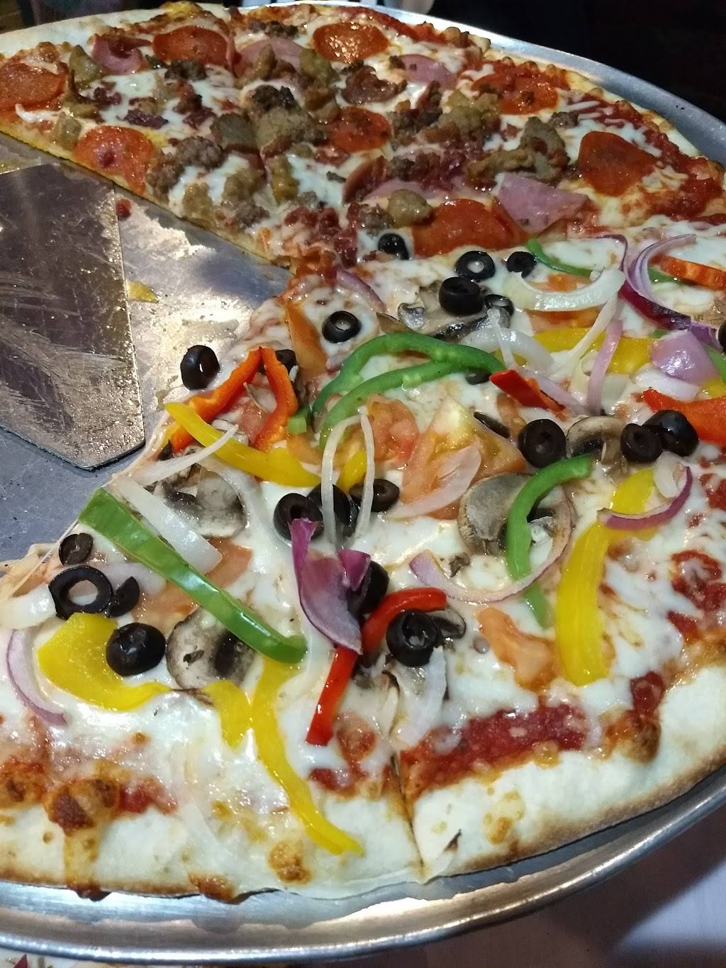 Toms Extreme Pizzeria | restaurant | 1006 Robinson St, Ocean Springs, MS 39564, USA | 2288724340 OR +1 228-872-4340
