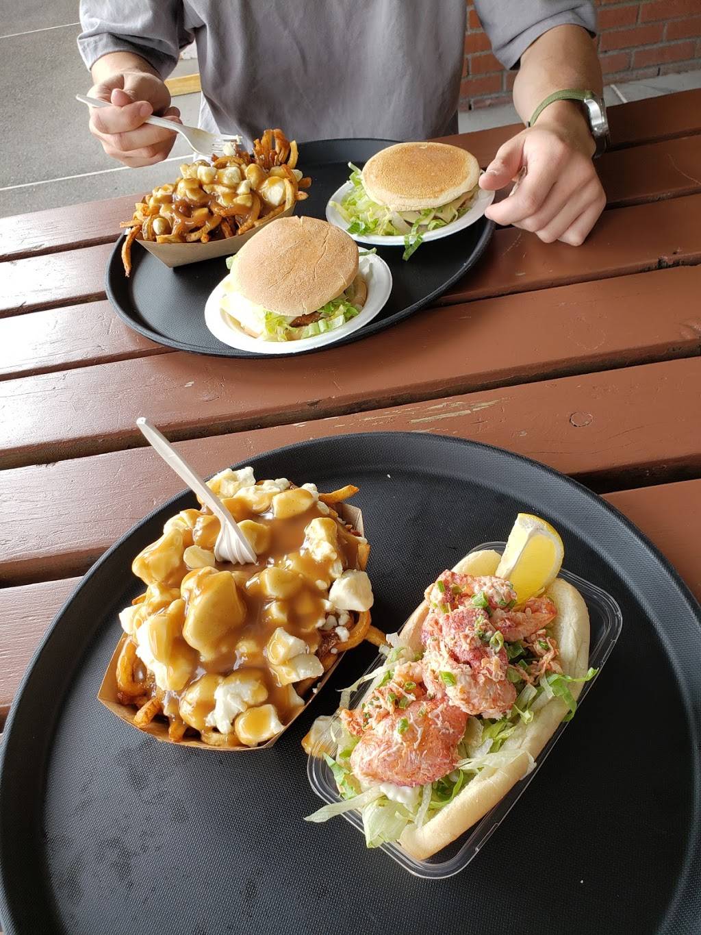 Deso Burger | restaurant | 2080 Boul Sir-Wilfrid-Laurier, Saint-Bruno-de-Montarville, QC J3V 4P6, Canada | 4504413663 OR +1 450-441-3663