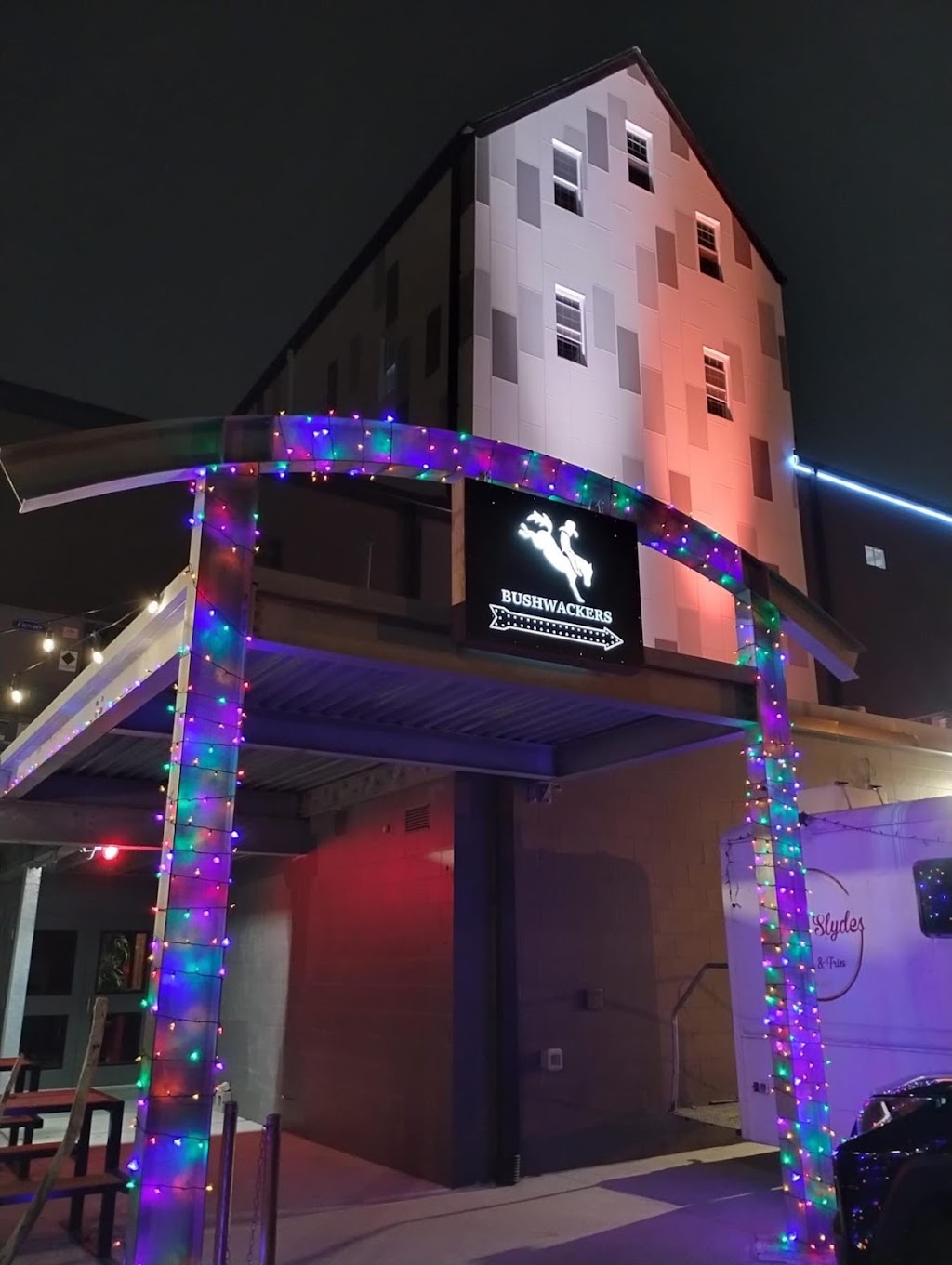 Bushwackers Saloon & Dance Hall | restaurant | 7401 Main St, Ralston, NE 68127, USA | 5318673768 OR +1 531-867-3768