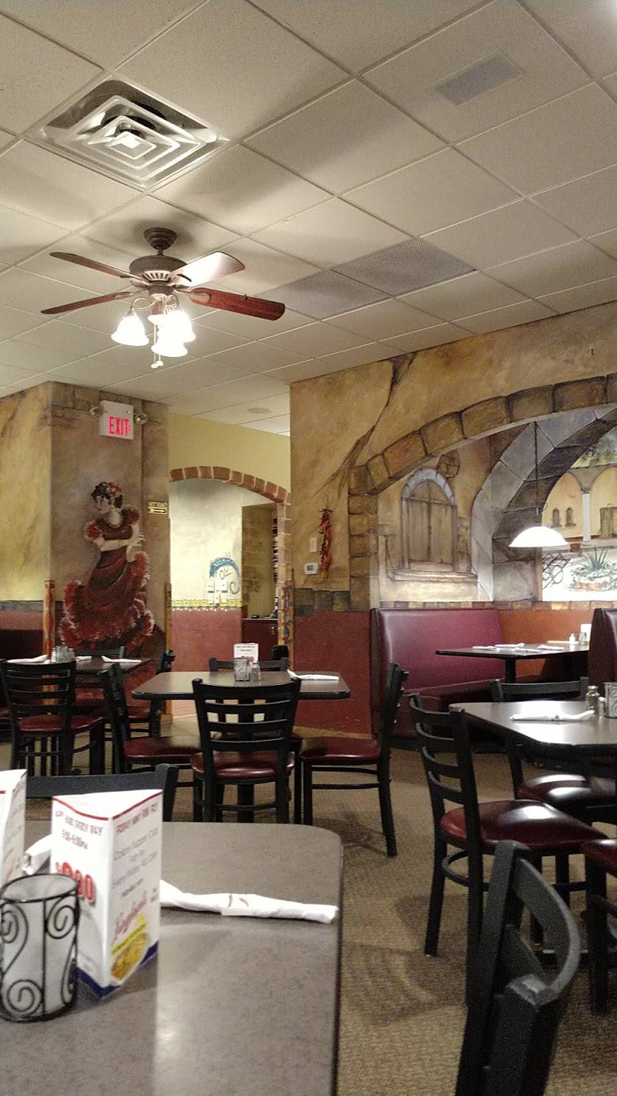 Sombreros Restaurant | restaurant | 445 N Pioneer Rd, Fond du Lac, WI 54935, USA | 9209229207 OR +1 920-922-9207