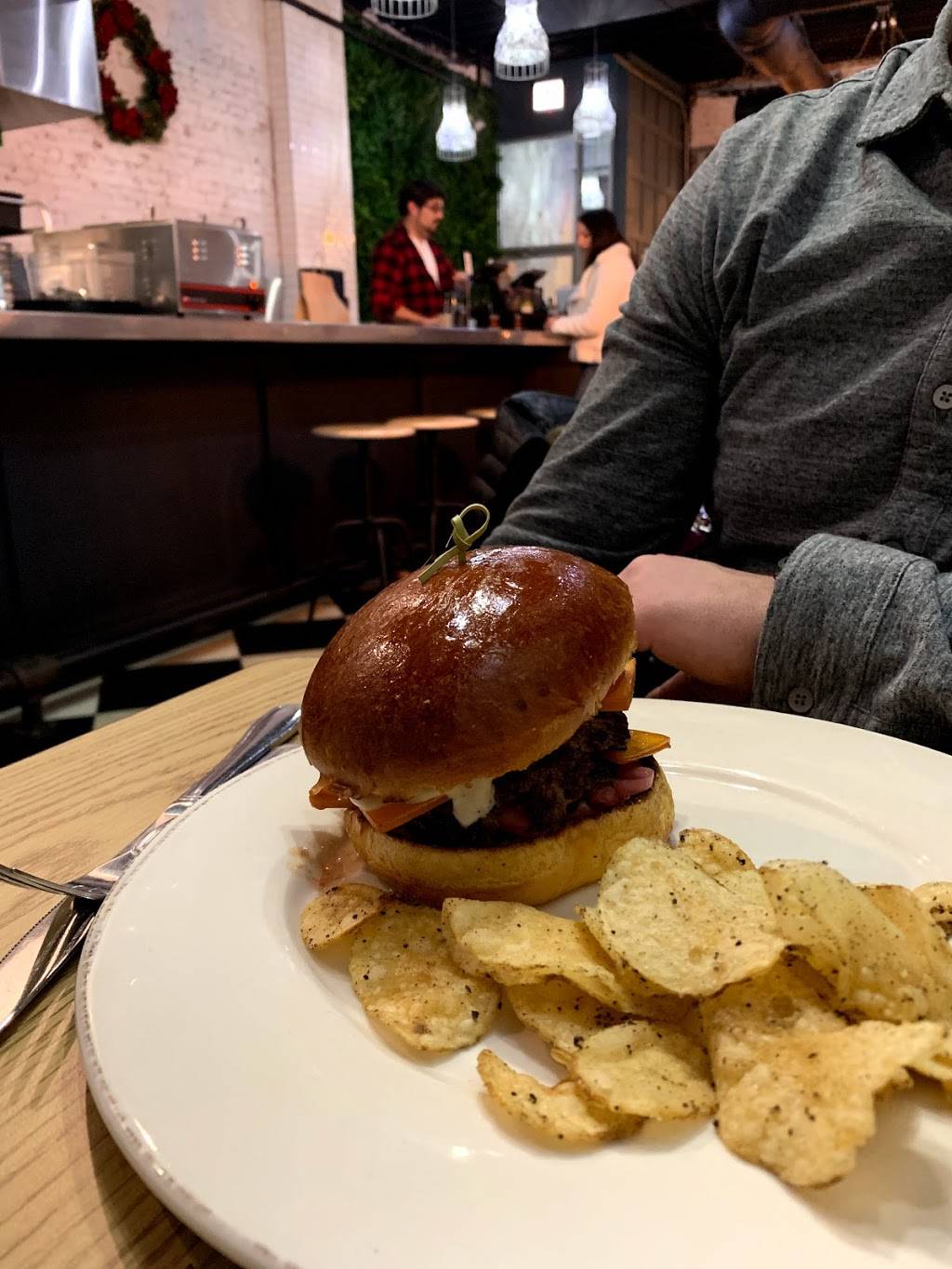 Gigi’s Kitchen | restaurant | 1954 W Armitage Ave, Chicago, IL 60622, USA | 7737998290 OR +1 773-799-8290