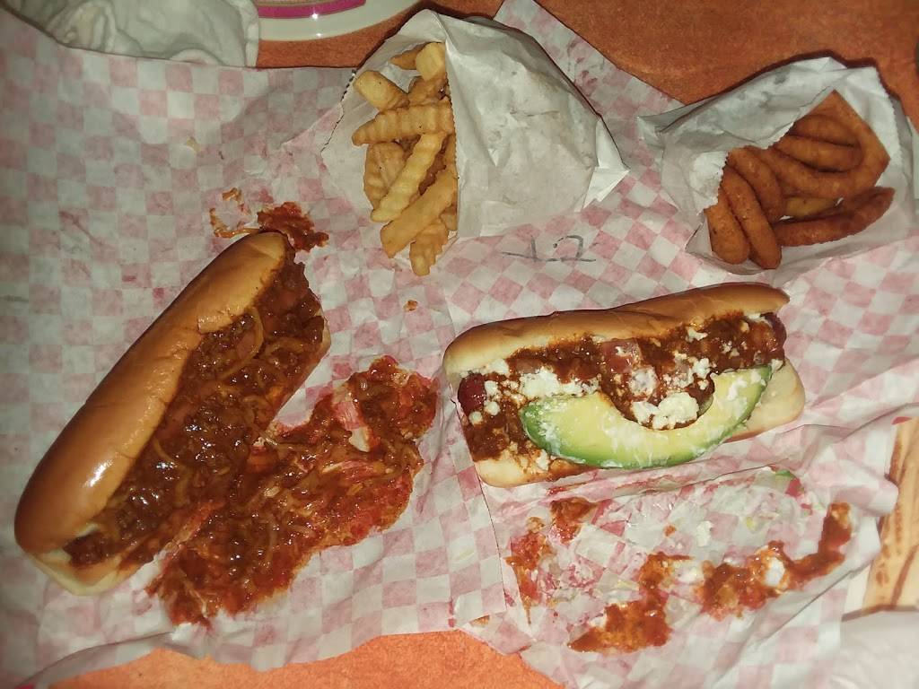 Roscoe’s Dogs | restaurant | 1962 Whitson St, Selma, CA 93662, USA | 5598983060 OR +1 559-898-3060