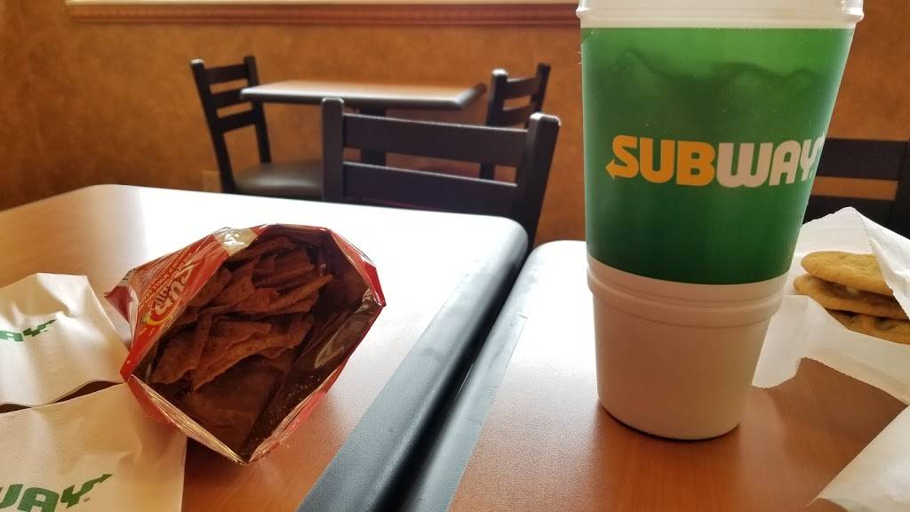 Subway | restaurant | 801 W Main St, Olney, IL 62450, USA | 6183923137 OR +1 618-392-3137