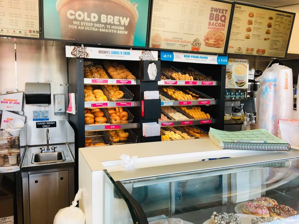 Dunkin | bakery | 543 Southern Artery, Quincy, MA 02169, USA | 6174729502 OR +1 617-472-9502