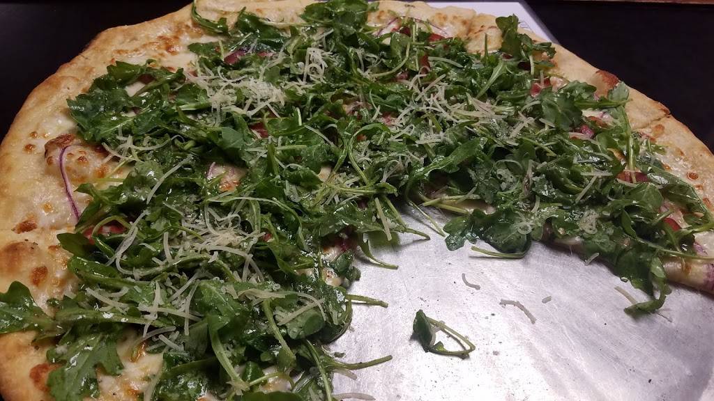 Magpie Pizzeria | restaurant | 728 47th Ave, Amana, IA 52203, USA | 3196225210 OR +1 319-622-5210