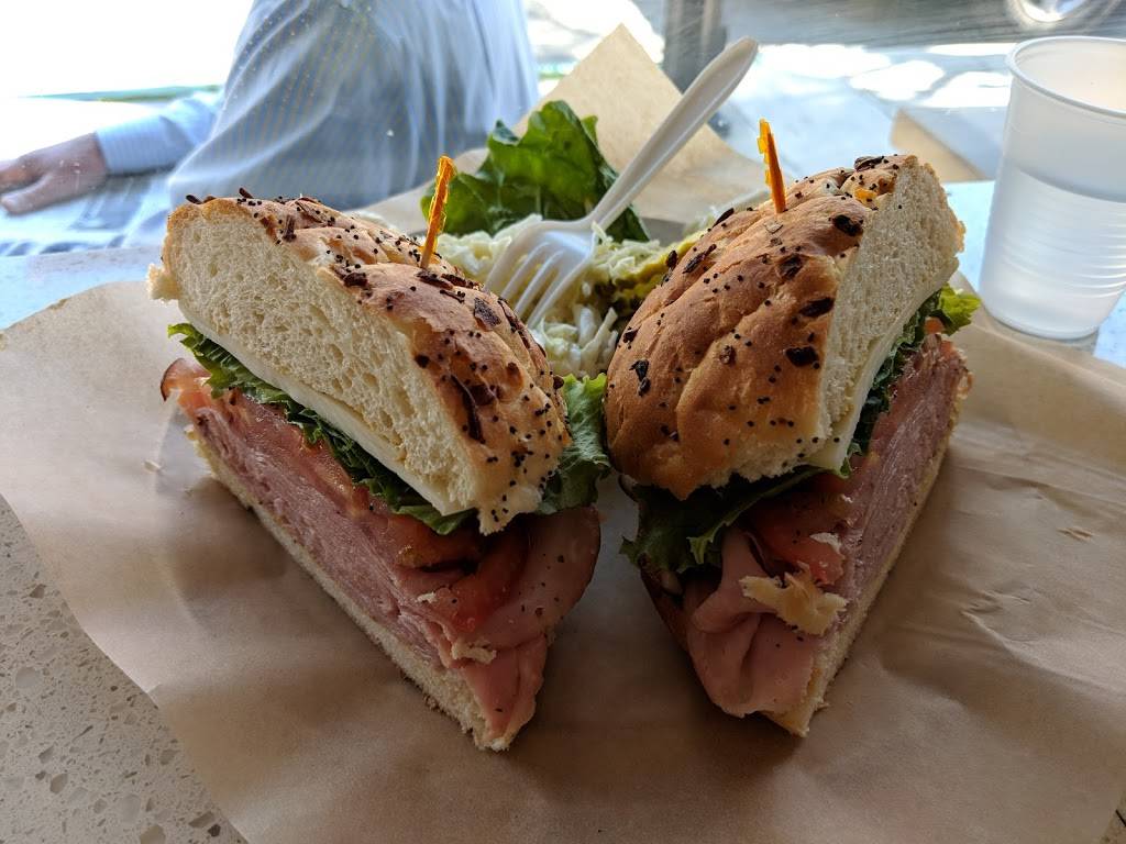 Kings Deli | restaurant | 109 N Pass Ave, Burbank, CA 91505, USA | 8185614405 OR +1 818-561-4405