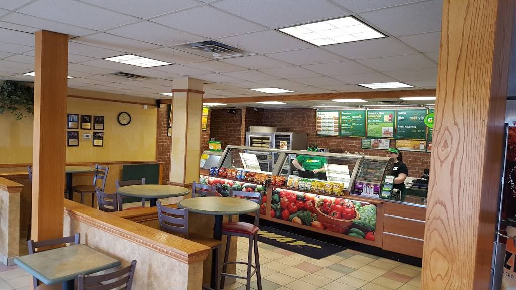 Subway | restaurant | 225 Main St, Saegertown, PA 16433, USA | 8147632279 OR +1 814-763-2279
