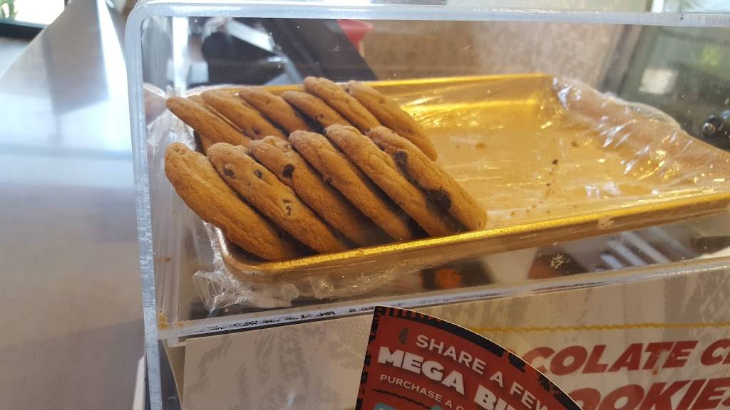 Del Taco | meal takeaway | 945 E Huntington Dr, Monrovia, CA 91016, USA | 6269321921 OR +1 626-932-1921