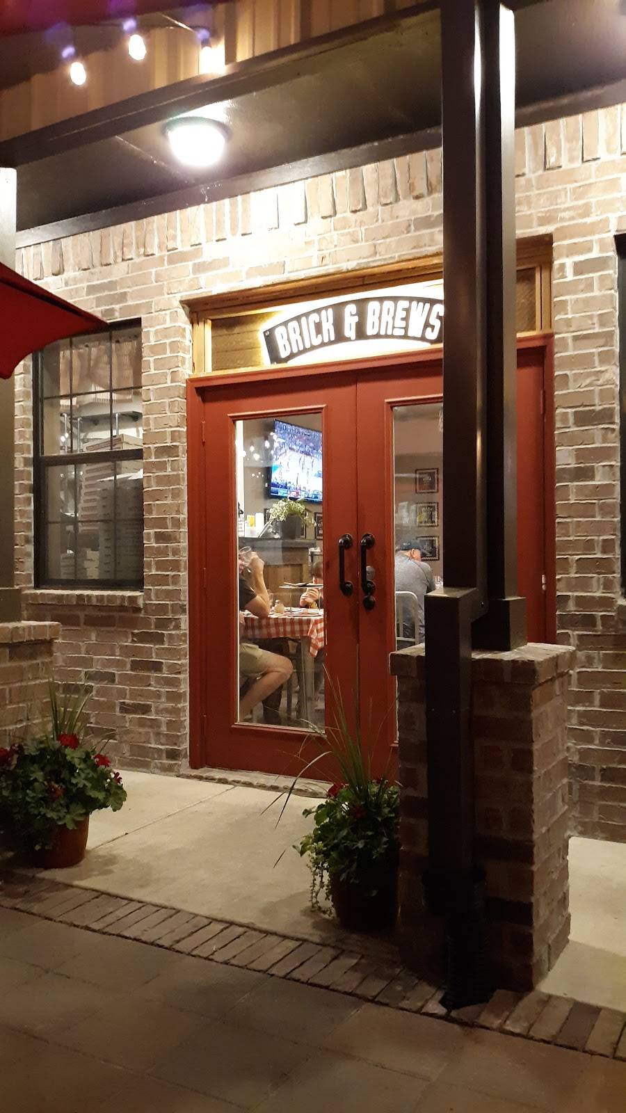 Brick & Brews | restaurant | 32907 Tamina Rd suite e, Magnolia, TX 77354, USA | 2817897910 OR +1 281-789-7910