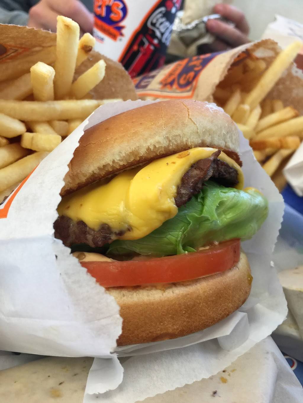 Bakers Drive-Thru | restaurant | 1300 Blaine Street, Riverside, CA 92507, USA | 9098845233 OR +1 909-884-5233