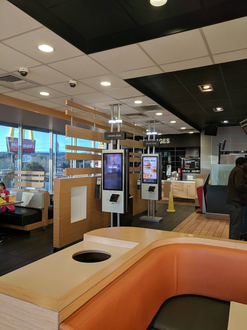 McDonalds | cafe | 35 Speedway Ln, Bulls Gap, TN 37711, USA | 4232357000 OR +1 423-235-7000