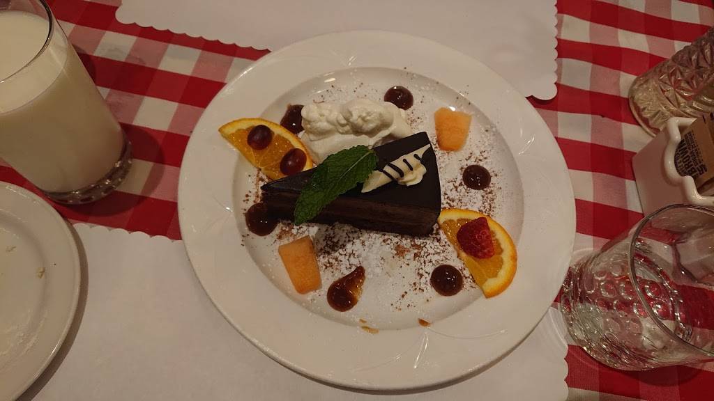 Dinkels & Paulos Restaurants | restaurant | 44 Bridge St E, Belleville, ON K8N 1L6, Canada | 6139662556 OR +1 613-966-2556