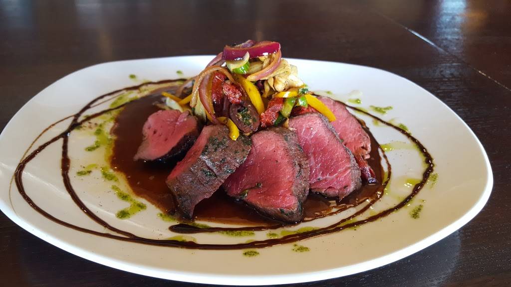 MAHONEYS RESTAURANT & BAR | restaurant | 30 Wisconsin St, Oshkosh, WI 54901, USA | 9202303737 OR +1 920-230-3737